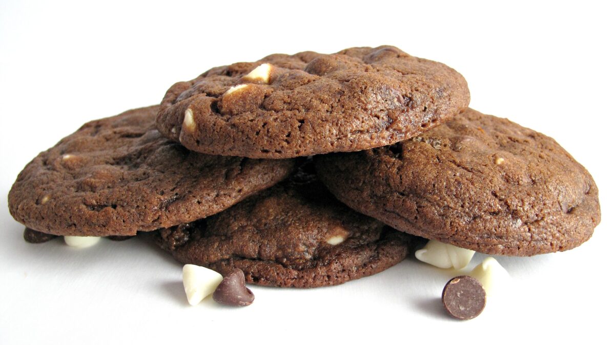Closeup of cookies showing crisp edge.