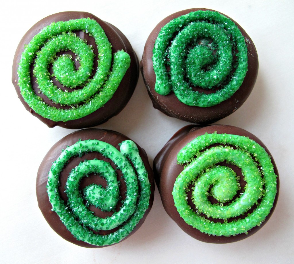 St. Patrick's Day Chocolate Covered Oreos