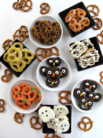 Halloween Pretzels- easy, fast and fun tutorial for 5 chocolate dipped treats! These Halloween cuties can be created in no time and are guaranteed to spread smiles.|The Monday Box