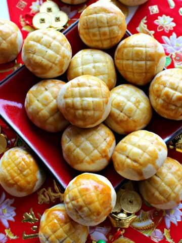 Pineapple Cookies (凤梨酥) for Chinese New Year