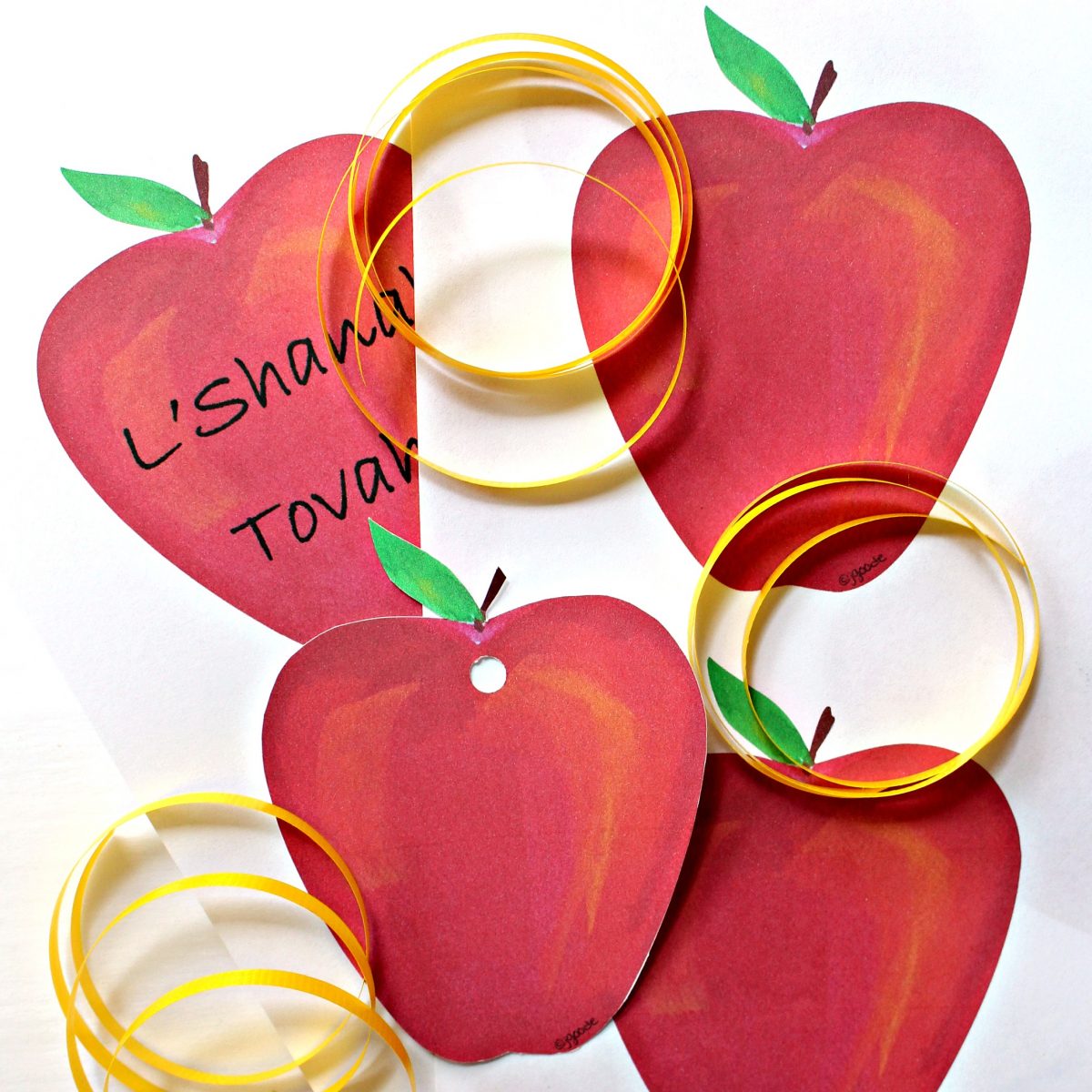 apple shaped gift tags
