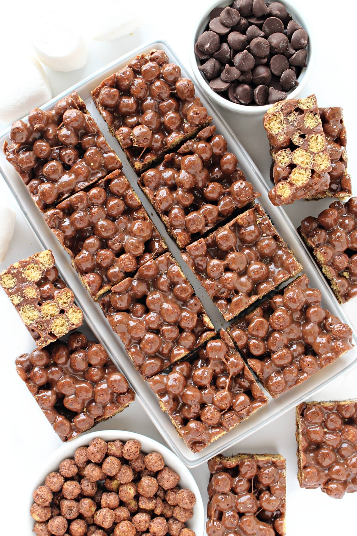 Shiny squares of Cocoa Puff bars on a serving platter.