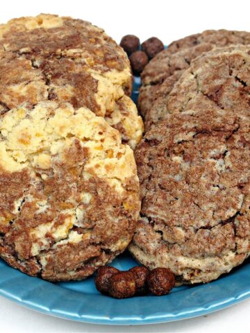 Marbled chocolate and vanilla cereal cookies.